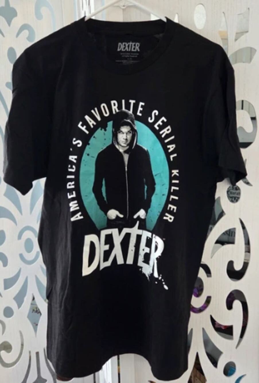 Dexter TV Show Shirt Mens Large L NWOT Americas Favorite Serial Killer Black T
